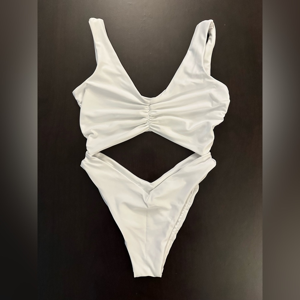 Moana Bikini White Sugar Monokini One Piece